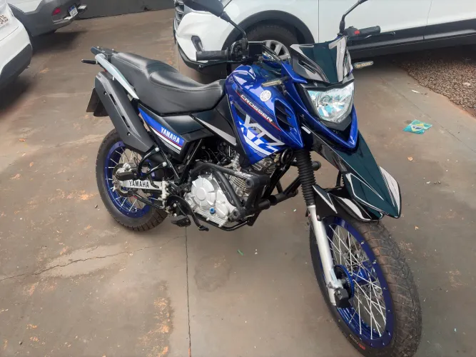 Xtz 150 com 3 mil em asessórios