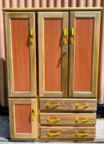 Guarda roupa de solteiro 3 portas novo frete grátis.