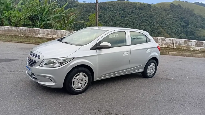 Chevrolet Onix Hatch LT 1.0 8V Flex Power Mec. 4P 2015