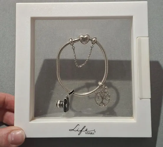 Pulseira Life Vivara com 2 berloques