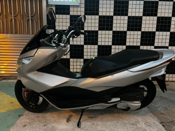 PCX 2017 R$12.800,00