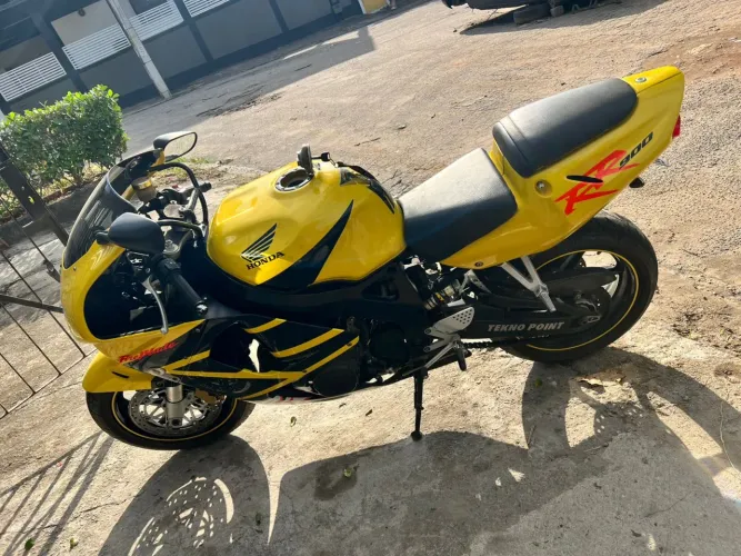 Vendo esta relíquia muito nova