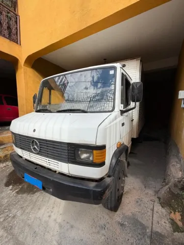 Caminhã Mercedes Benz 912