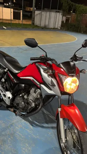 Titan 160 2022 vendo ou troco por moto mais barata