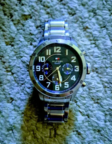 Vendo Relógio Tommy Hilfiger com Mostrador em 46mm