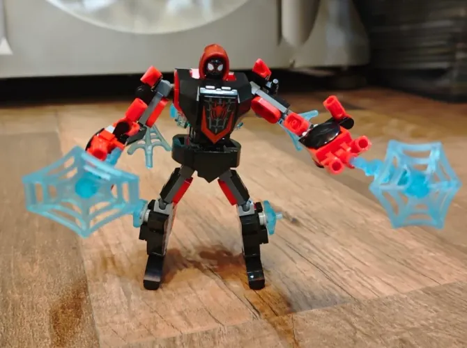 LEGO, modelo 76171 robô Miles Morales original usado - sem manual