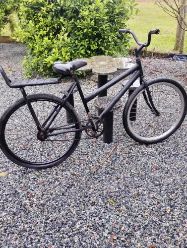 Bicicleta com freio de pé
