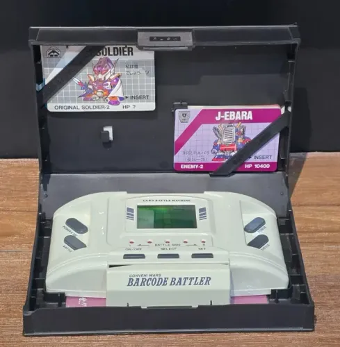 Console Portatil Epoch Conveni Wars Barcode Battler