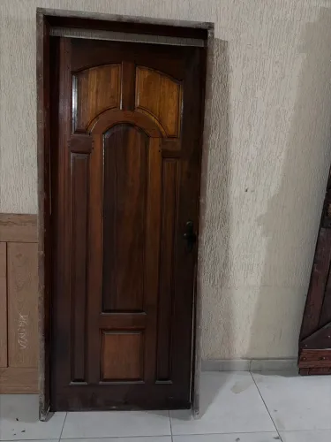 Porta com batente