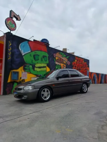 Ford Escort GL 1.6 MPI 2001