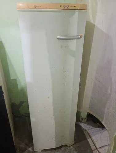 Vendo um freezer frosfri Eletrolux 7 gaveta preço 1.000  *27