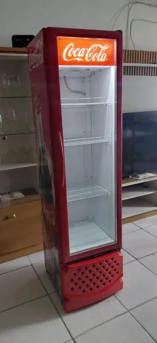 Expositora Coca-Cola slim impecável entrego