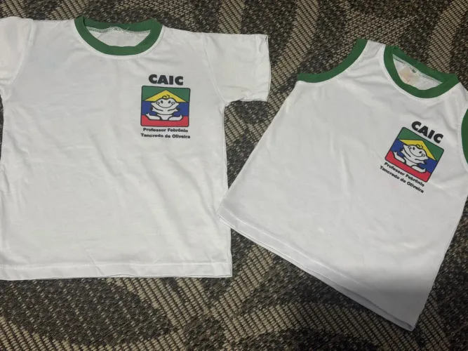 Uniforme escolar CEI CAIC   Tamanho 2 anos 