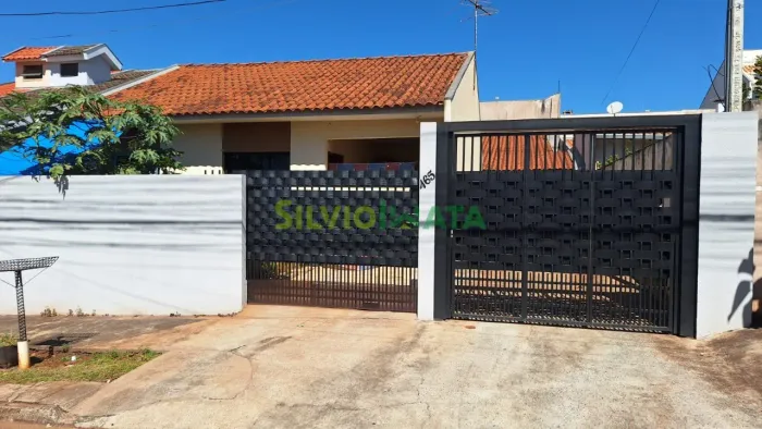 Casa com Duas Moradias à Venda no Jardim Paris Excelente Oportunidade de Investimento