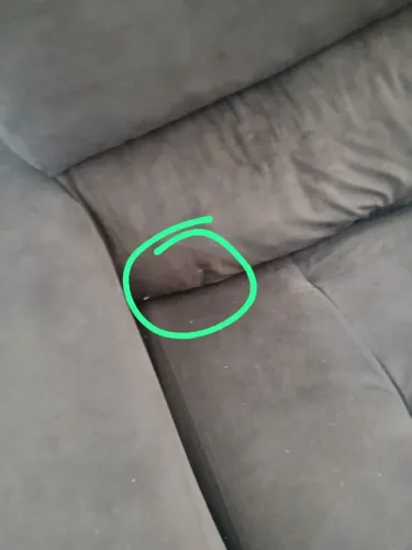 SOFA RETRATIL A VENDA, COM ALGUNS DEFEITOS POR CAUSA DO CACHORRINHO,NEGOCIMOS VALOR