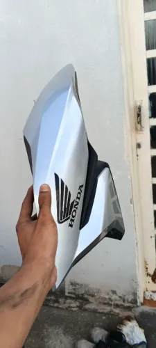 Carregarem e paralama titan 160 cabe em outros modelos também