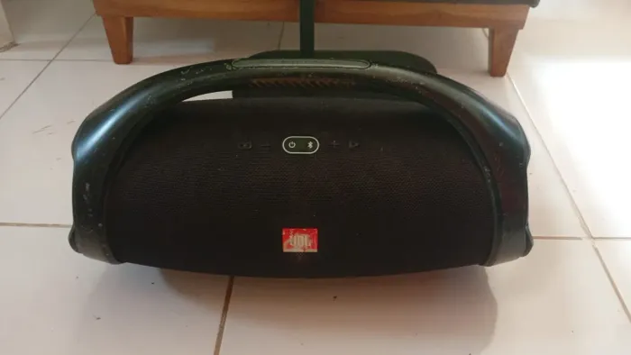 Vendo boombox 2 semi nova valor R$ 1.100