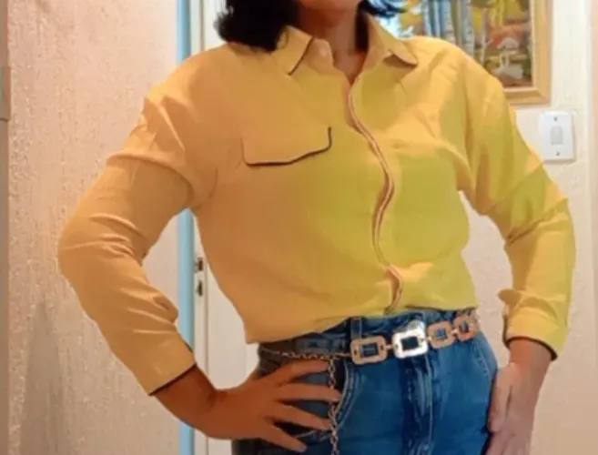 Blusas de diversos tamanhos e preços