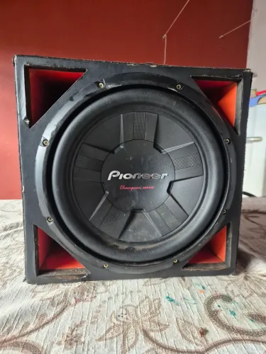 Subwoofer Pioneer 12" com caixa