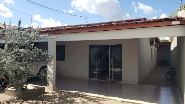 Casa a Venda lote 300 m2 casa 184 m2