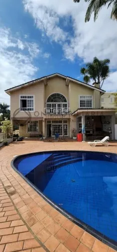 Casa de alto padrão para locação em condomínio fechado no bairro São Paulo II em Cotia-SP: