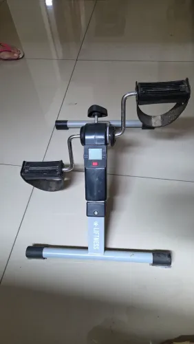 Excelente oportunidade. Vendo mini bicicleta ergometrica semi nova.