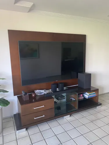 Vendo painel com rack madeira loja Jacaúna