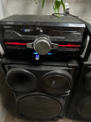 Som automotivo semi novo 