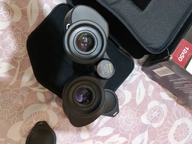 Binóculos Nikon