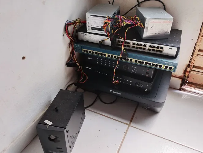Lote, switches, estabilizador, fonte, impressora...