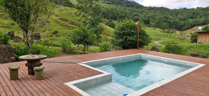 Casa de campo com piscina a venda