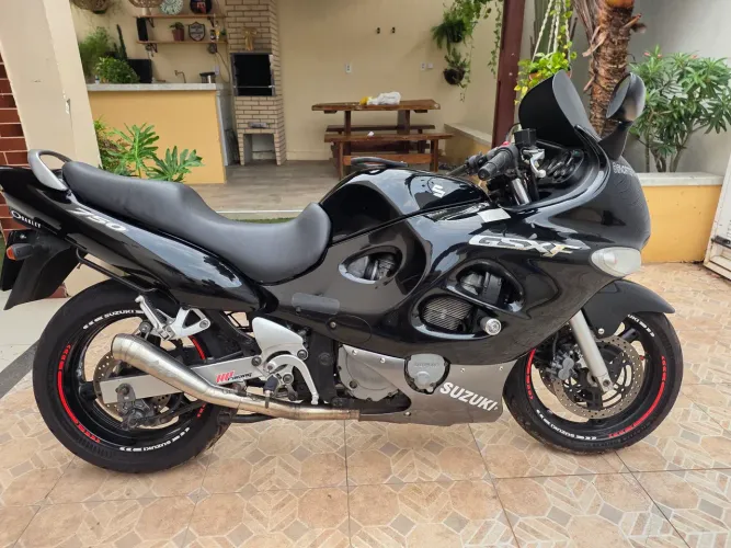 Suzuki Gsx 750 f