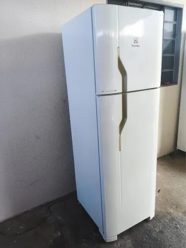 Geladeira Electrolux frost free 300 lt ( entrego ) 