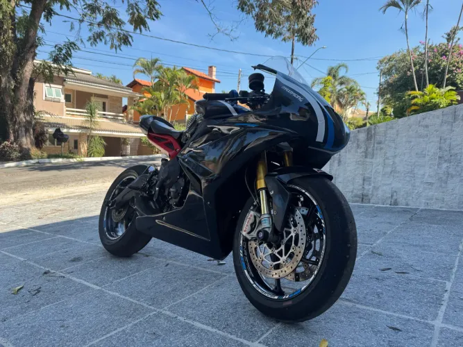 Daytona 675r 2016 de pista