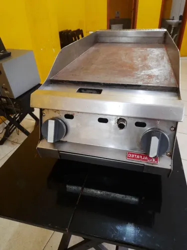 Chapa para restaurante, lanchonete  bar. Muito nova e muito boa da marca Alfatec.1metx070