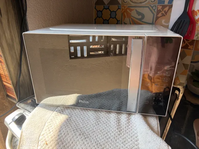 Microondas Philco semi novo