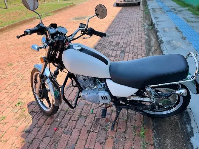 Moto Suzuki Intruder 125