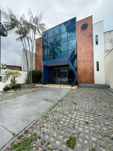 Prédio Comercial 1000m² Construídos em Avenida Principal do Planalto