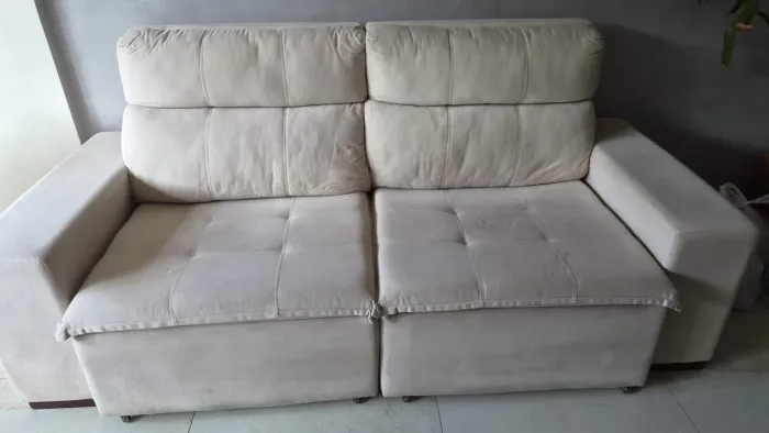 Sofá retrátil 2.10m feito sob medida, muito novo