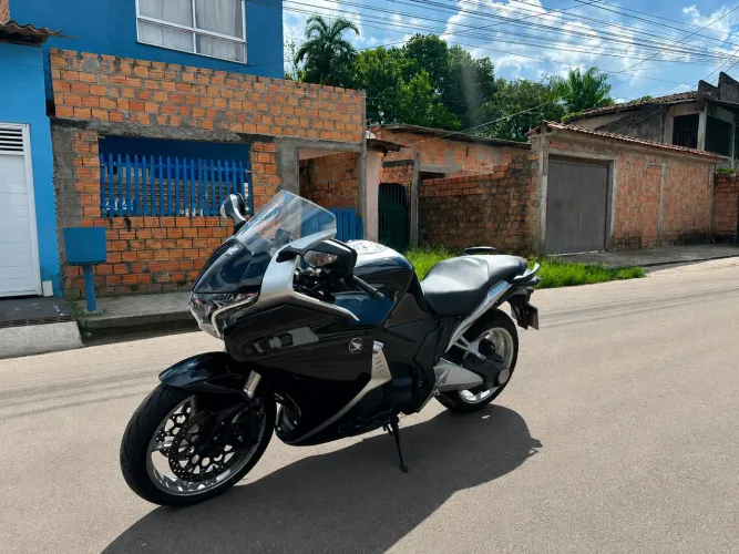 Vfr1200 2011 quitada no ponto de transferir
