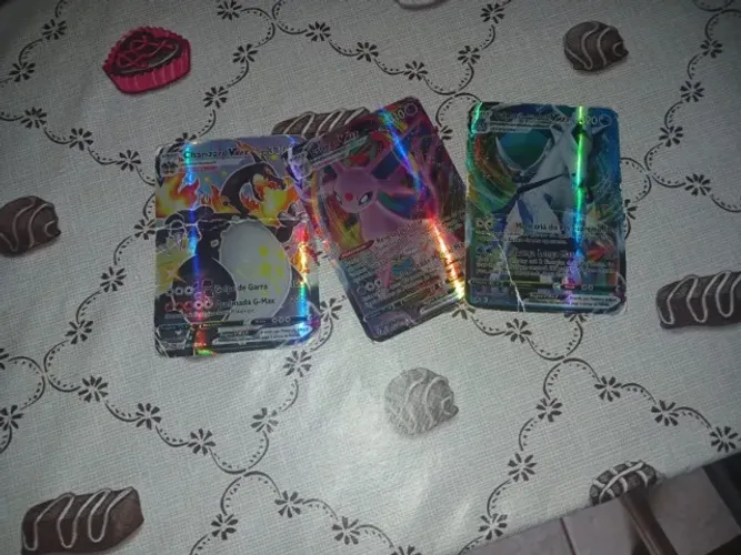 Lote Pokémon VMAX (Charizard, Espeon Alt Art, Calyrex) - Danificadas