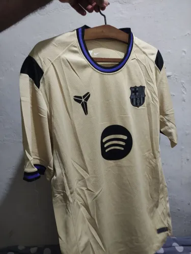 Camisa do Barcelona bege 25/26 1:1