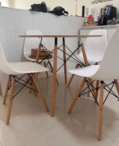 Mesa novinha nunca usada