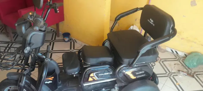 Vendo está moto elétrica não está nem com um mês que comprei ela ainda está na garantia
