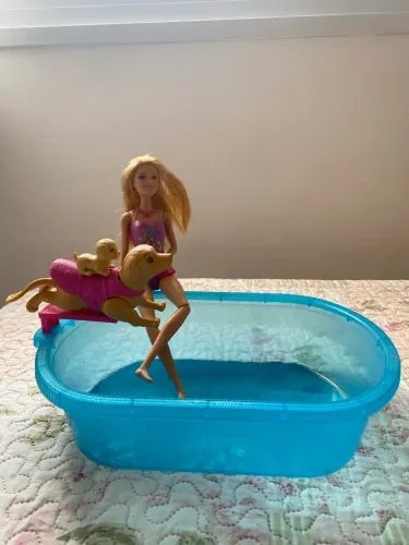Barbie Piscina com Cachorrinho