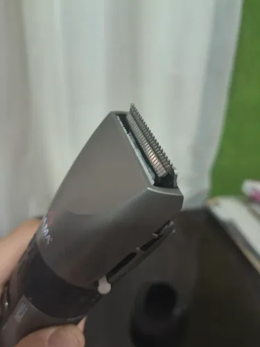 Máquina de cortar cabelo portátil