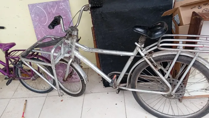 BICICLETA CARGUEIRA PRA VENDE LOGO OTIMO PARA COMERCIO . ZAPIU 75.99200.5484