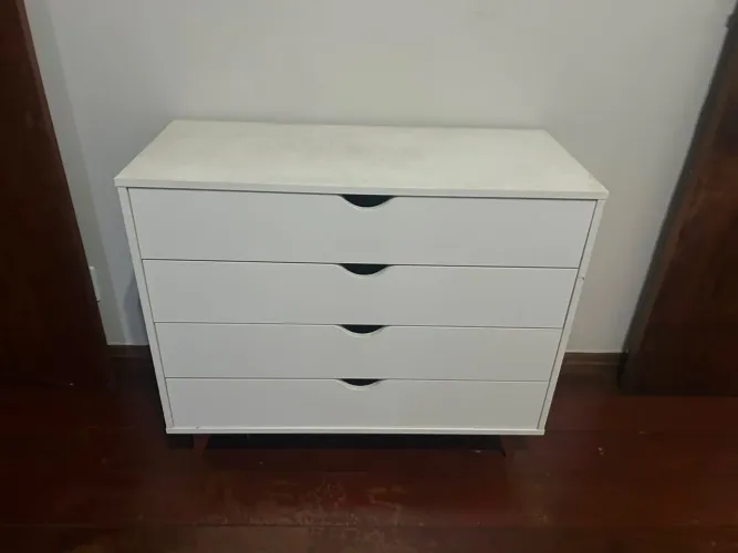 Cômoda Semi Nova
