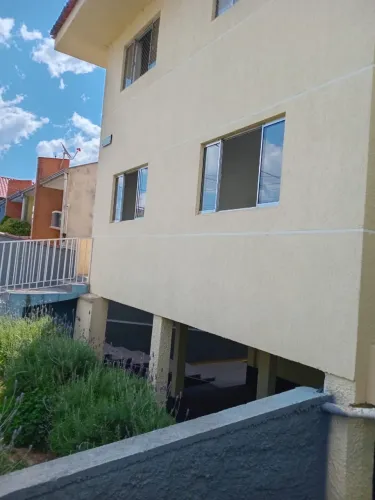 Alugo apartamento 2 quartos com vaga de garagem