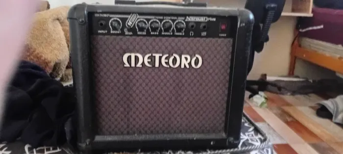 Amplificador Meteoro Nitrous Drive 15w